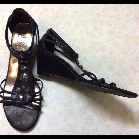 Shoes - Picture 3 of 5